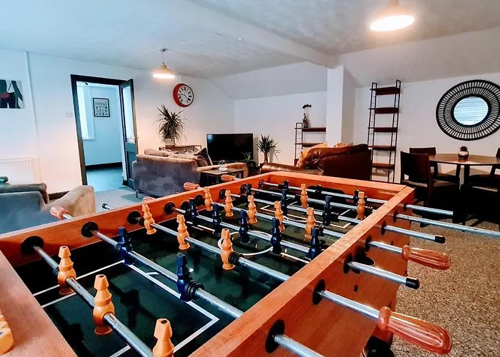 Gorgeous Town Center 3 Bedroom Self Contained Apartment For 1-5 People